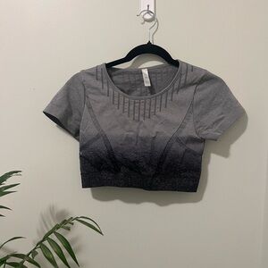 🌟2/$20 Seamless Ombre Print Sports Tee